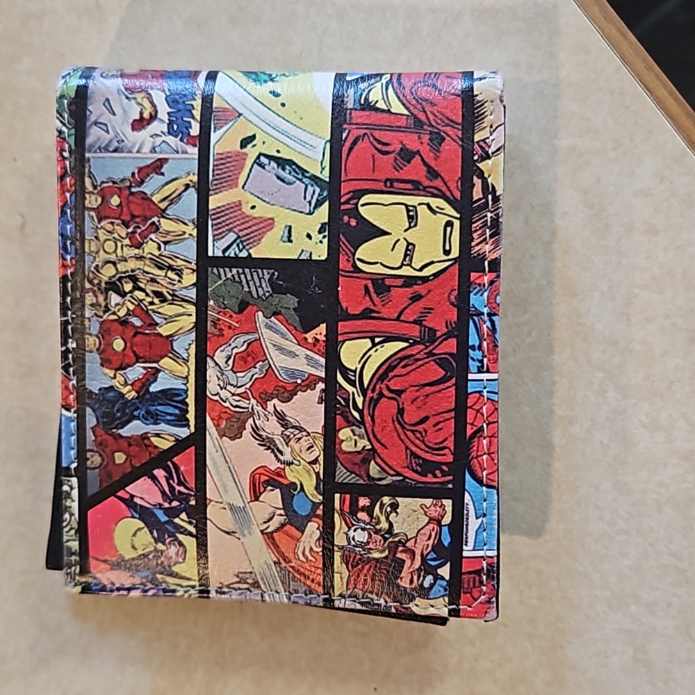 marvel wallet - Picture 3 of 4